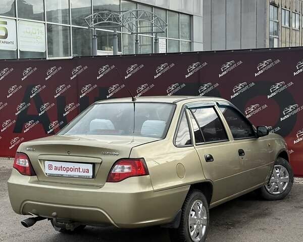Бежевый Дэу Нексия, объемом двигателя 0 л и пробегом 111 тыс. км за 2600 $, фото 6 на Automoto.ua