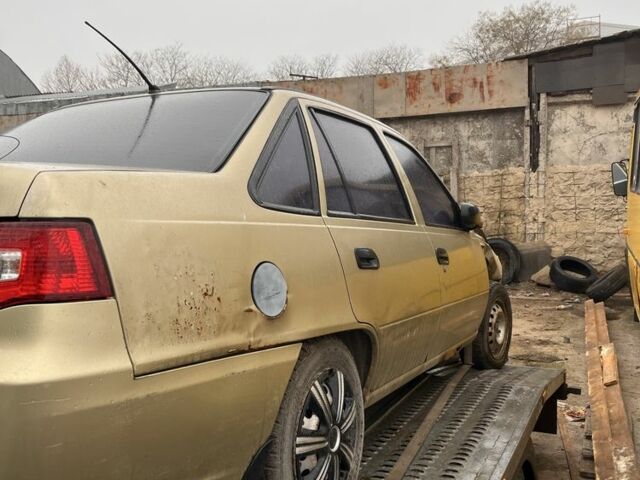 Бежевый Дэу Нексия, объемом двигателя 0 л и пробегом 200 тыс. км за 900 $, фото 7 на Automoto.ua