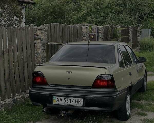 Бежевый Дэу Нексия, объемом двигателя 1.5 л и пробегом 35 тыс. км за 1699 $, фото 3 на Automoto.ua