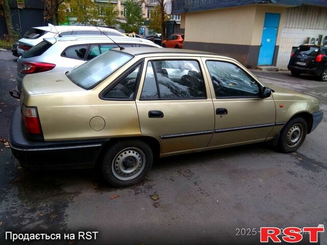 Бежевий Деу Нексія, об'ємом двигуна 1.5 л та пробігом 117 тис. км за 1655 $, фото 5 на Automoto.ua