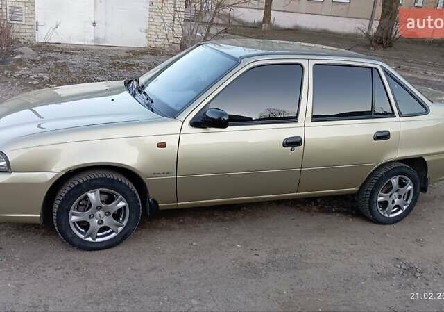 Бежевый Дэу Нексия, объемом двигателя 1.5 л и пробегом 76 тыс. км за 2450 $, фото 25 на Automoto.ua