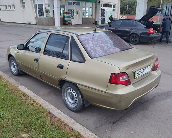 Бежевий Деу Нексія, об'ємом двигуна 1.5 л та пробігом 240 тис. км за 1822 $, фото 6 на Automoto.ua