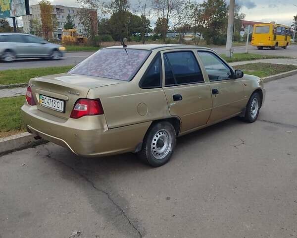 Бежевий Деу Нексія, об'ємом двигуна 1.5 л та пробігом 240 тис. км за 1822 $, фото 5 на Automoto.ua