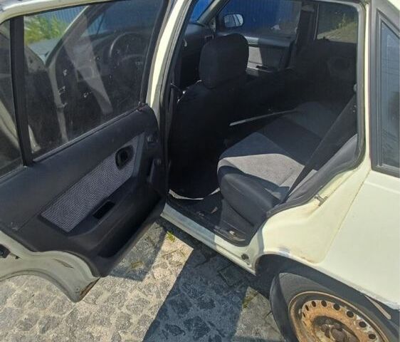 Бежевый Дэу Нексия, объемом двигателя 0 л и пробегом 235 тыс. км за 700 $, фото 3 на Automoto.ua