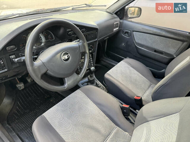 Бежевий Деу Нексія, об'ємом двигуна 1.5 л та пробігом 200 тис. км за 1500 $, фото 9 на Automoto.ua