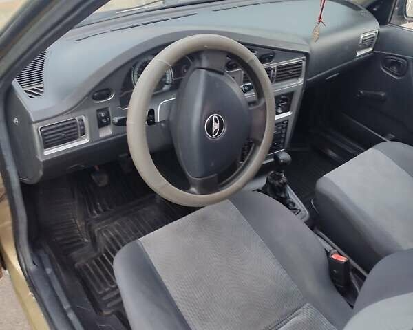 Бежевий Деу Нексія, об'ємом двигуна 1.5 л та пробігом 240 тис. км за 1822 $, фото 3 на Automoto.ua