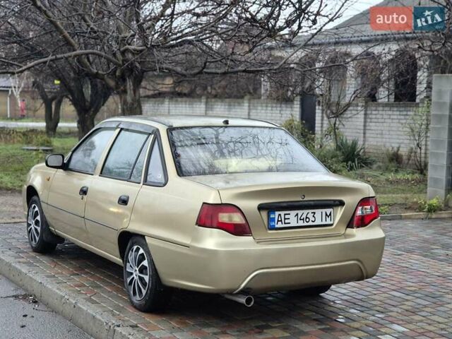 Бежевый Дэу Нексия, объемом двигателя 1.5 л и пробегом 133 тыс. км за 1750 $, фото 1 на Automoto.ua