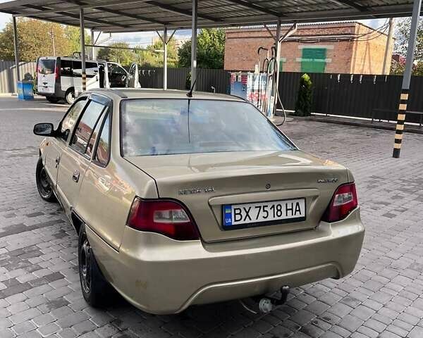 Бежевий Деу Нексія, об'ємом двигуна 1.6 л та пробігом 278 тис. км за 1700 $, фото 1 на Automoto.ua