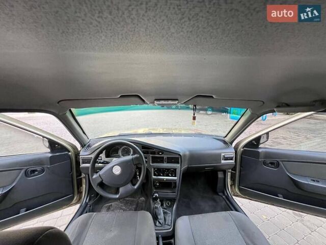 Бежевий Деу Нексія, об'ємом двигуна 1.6 л та пробігом 278 тис. км за 1700 $, фото 2 на Automoto.ua