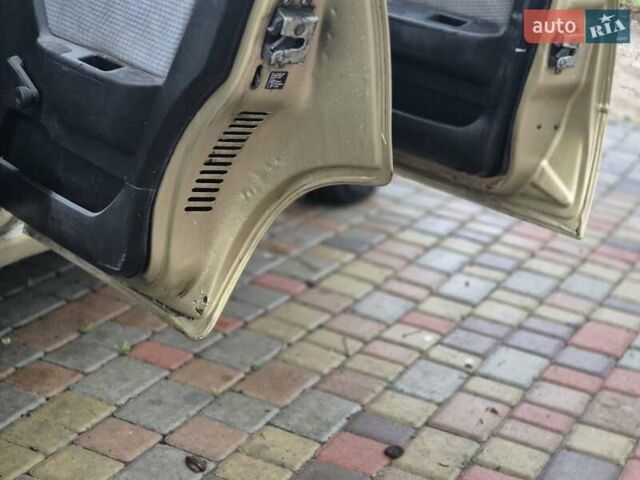 Бежевый Дэу Нексия, объемом двигателя 1.5 л и пробегом 133 тыс. км за 1750 $, фото 7 на Automoto.ua