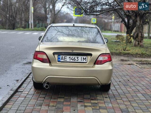 Бежевый Дэу Нексия, объемом двигателя 1.5 л и пробегом 133 тыс. км за 1750 $, фото 3 на Automoto.ua