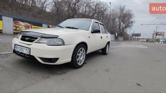 Бежевий Деу Нексія, об'ємом двигуна 1.5 л та пробігом 150 тис. км за 2199 $, фото 4 на Automoto.ua
