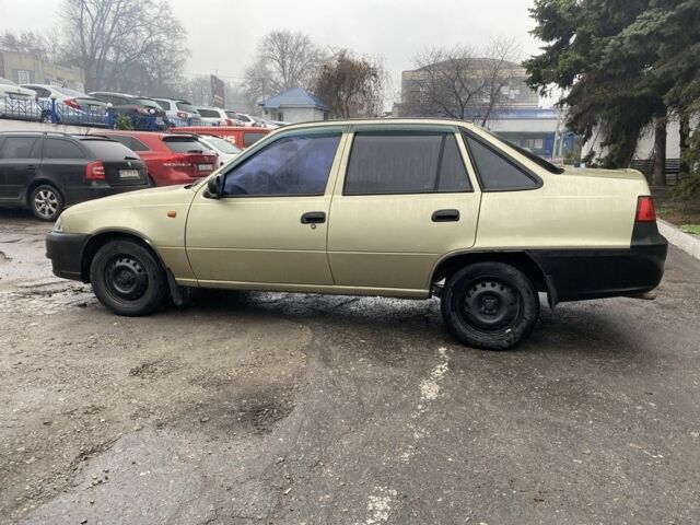 Бежевый Дэу Нексия, объемом двигателя 1.5 л и пробегом 137 тыс. км за 2300 $, фото 7 на Automoto.ua