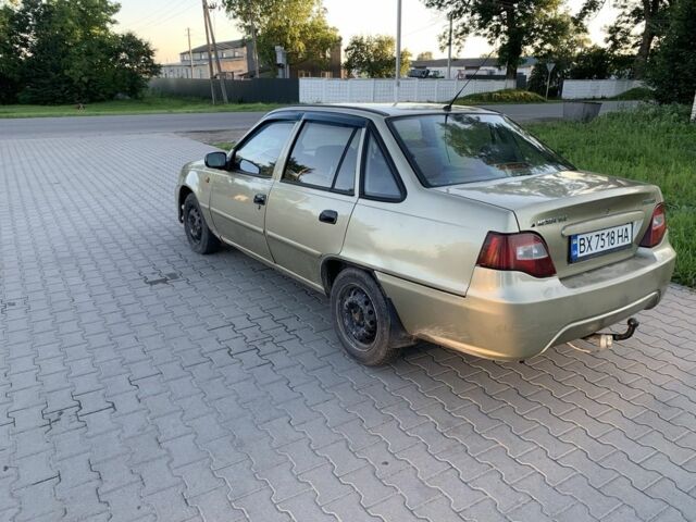 Бежевий Деу Нексія, об'ємом двигуна 1.6 л та пробігом 150 тис. км за 1200 $, фото 5 на Automoto.ua