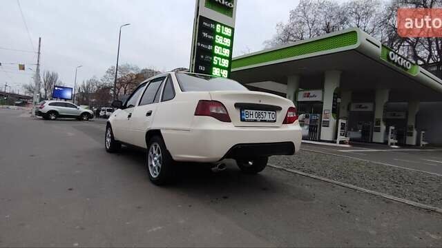 Бежевий Деу Нексія, об'ємом двигуна 1.5 л та пробігом 150 тис. км за 2199 $, фото 6 на Automoto.ua