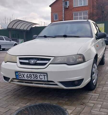 Бежевий Деу Нексія, об'ємом двигуна 1.6 л та пробігом 259 тис. км за 2900 $, фото 1 на Automoto.ua