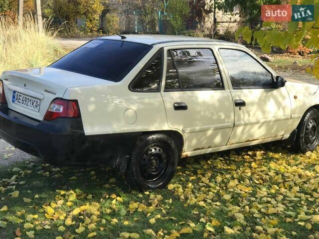 Бежевый Дэу Нексия, объемом двигателя 1.5 л и пробегом 200 тыс. км за 1499 $, фото 1 на Automoto.ua