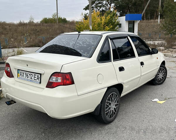 Деу Нексія 2012 у Червоноград на Automoto.ua Бежевий Деу Нексія, об'ємом двигуна 1.5 л та пробігом 119 тис. км за 2500 $, фото 4 на Automoto.ua