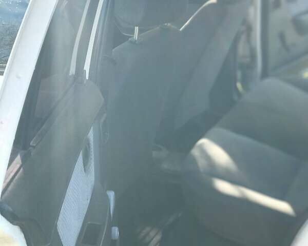 Бежевый Дэу Нексия, объемом двигателя 1.5 л и пробегом 200 тыс. км за 1499 $, фото 4 на Automoto.ua