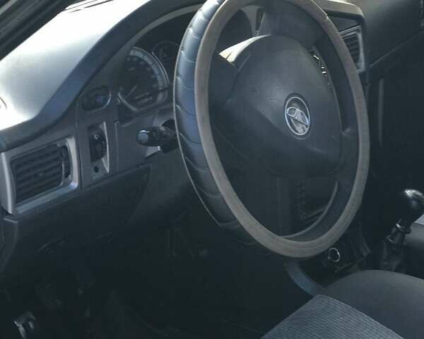 Бежевый Дэу Нексия, объемом двигателя 1.5 л и пробегом 200 тыс. км за 1499 $, фото 2 на Automoto.ua