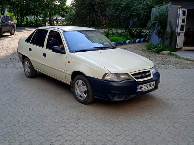 Бежевий Деу Нексія, об'ємом двигуна 1.5 л та пробігом 225 тис. км за 980 $, фото 2 на Automoto.ua