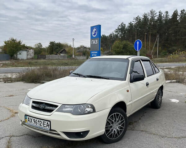 Деу Нексія 2012 у Червоноград на Automoto.ua Бежевий Деу Нексія, об'ємом двигуна 1.5 л та пробігом 119 тис. км за 2500 $, фото 5 на Automoto.ua