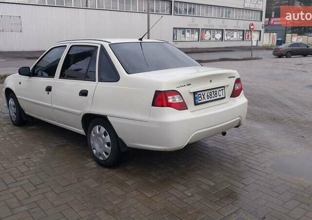 Бежевий Деу Нексія, об'ємом двигуна 1.6 л та пробігом 259 тис. км за 2900 $, фото 5 на Automoto.ua