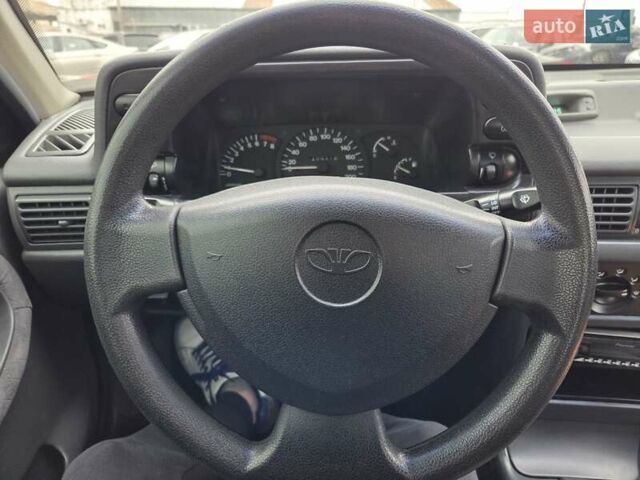 Черный Дэу Нексия, объемом двигателя 1.5 л и пробегом 141 тыс. км за 2800 $, фото 12 на Automoto.ua