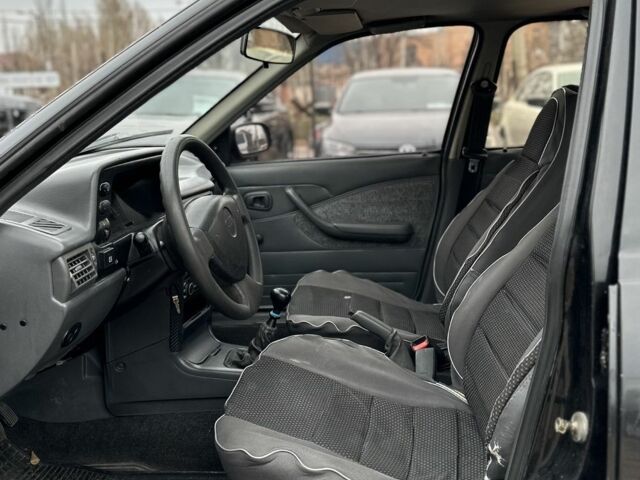 Черный Дэу Нексия, объемом двигателя 1.5 л и пробегом 210 тыс. км за 2450 $, фото 5 на Automoto.ua