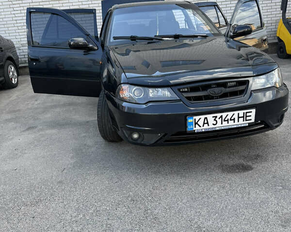 Черный Дэу Нексия, объемом двигателя 1.5 л и пробегом 192 тыс. км за 2700 $, фото 2 на Automoto.ua