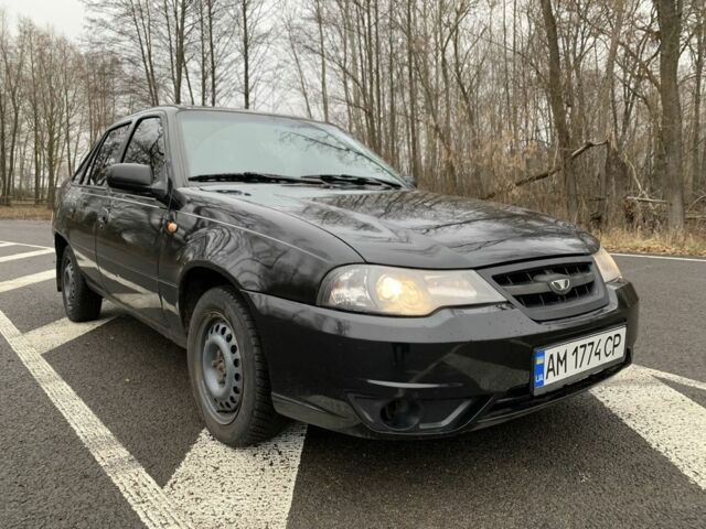 Чорний Деу Нексія, об'ємом двигуна 1.5 л та пробігом 300 тис. км за 2000 $, фото 5 на Automoto.ua