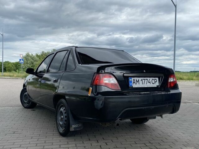 Чорний Деу Нексія, об'ємом двигуна 1.5 л та пробігом 300 тис. км за 2000 $, фото 2 на Automoto.ua