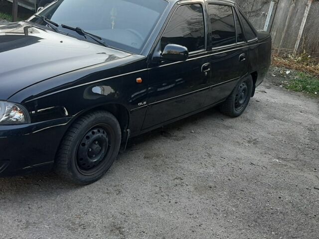 Чорний Деу Нексія, об'ємом двигуна 1.5 л та пробігом 98 тис. км за 4000 $, фото 5 на Automoto.ua