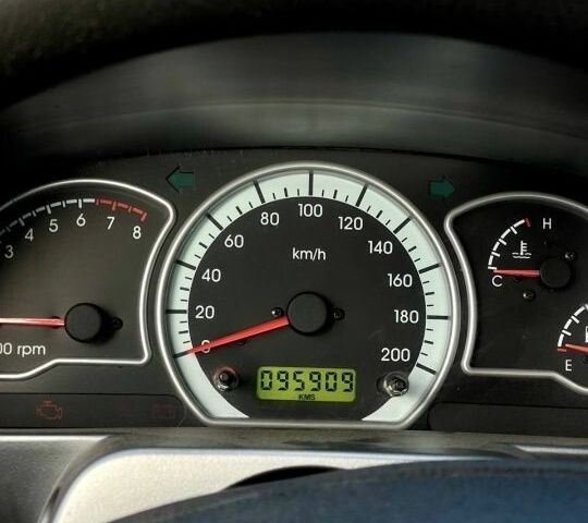 Деу Нексія 2011 у Вінниці на Automoto.ua Чорний Деу Нексія, об'ємом двигуна 1.6 л та пробігом 95 тис. км за 2200 $, фото 4 на Automoto.ua