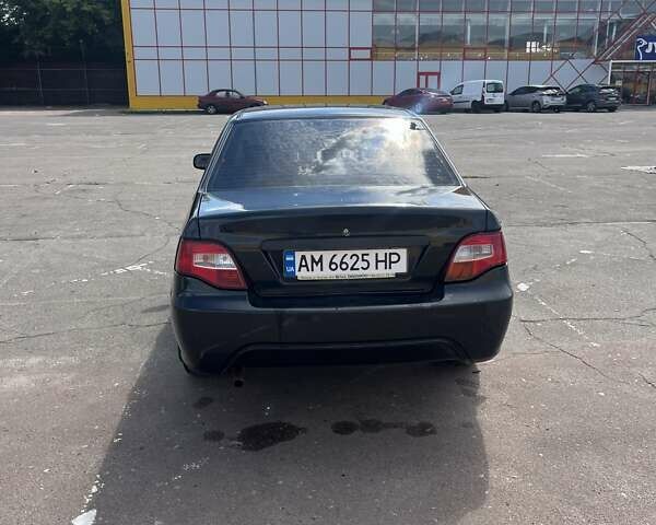 Чорний Деу Нексія, об'ємом двигуна 1.5 л та пробігом 265 тис. км за 2600 $, фото 4 на Automoto.ua