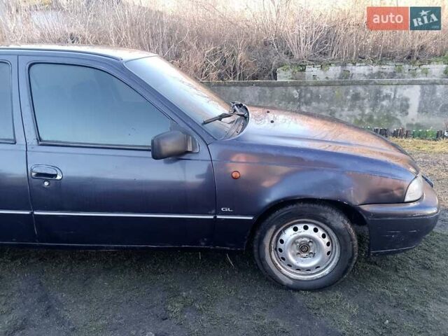 Фиолетовый Дэу Нексия, объемом двигателя 1.5 л и пробегом 140 тыс. км за 700 $, фото 3 на Automoto.ua