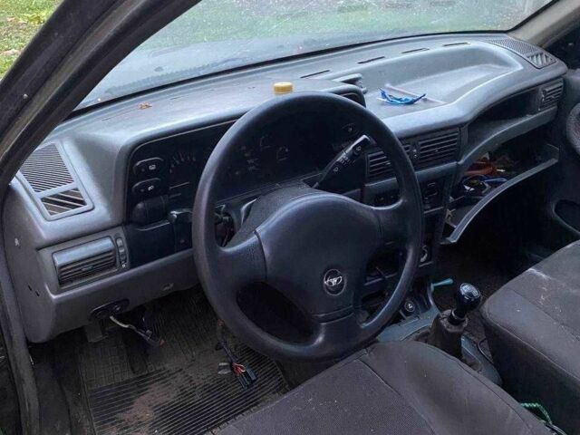 Фиолетовый Дэу Нексия, объемом двигателя 0 л и пробегом 360 тыс. км за 400 $, фото 4 на Automoto.ua