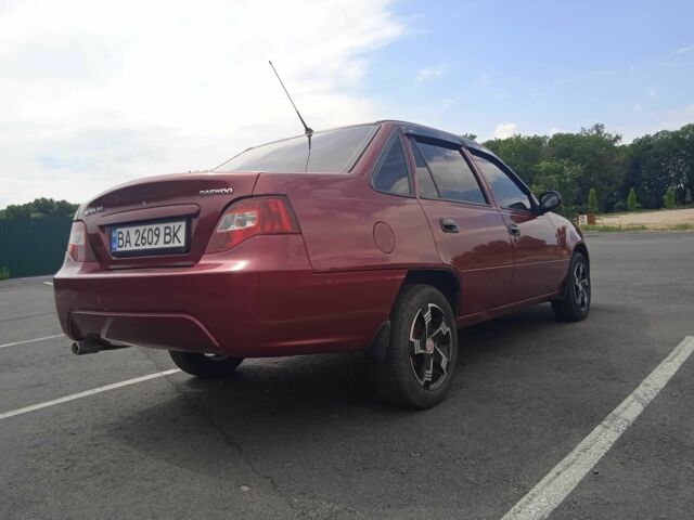 Деу Нексія 2010 у Александрие на Automoto.ua Червоний Деу Нексія, об'ємом двигуна 1.6 л та пробігом 108 тис. км за 3000 $, фото 2 на Automoto.ua