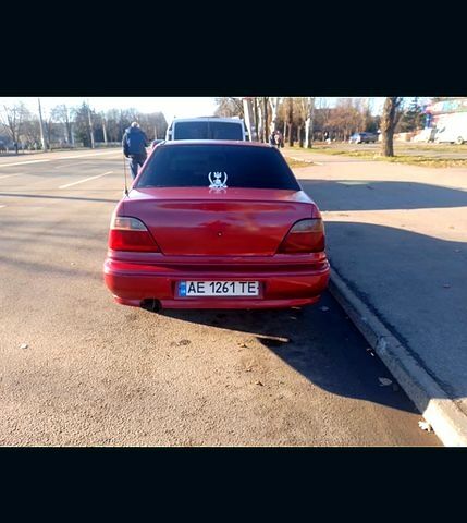 Красный Дэу Нексия, объемом двигателя 1.5 л и пробегом 200 тыс. км за 1200 $, фото 4 на Automoto.ua