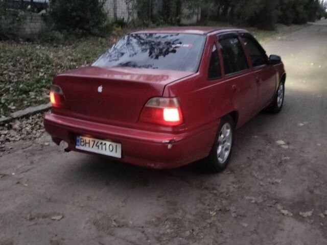 Красный Дэу Нексия, объемом двигателя 1.5 л и пробегом 30 тыс. км за 1350 $, фото 1 на Automoto.ua