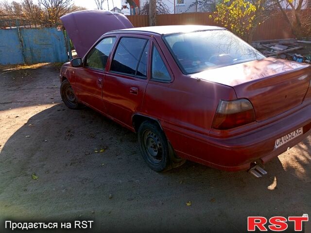 Червоний Деу Нексія, об'ємом двигуна 1.5 л та пробігом 302 тис. км за 1000 $, фото 1 на Automoto.ua