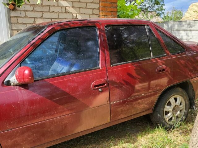Красный Дэу Нексия, объемом двигателя 0 л и пробегом 220 тыс. км за 1011 $, фото 1 на Automoto.ua