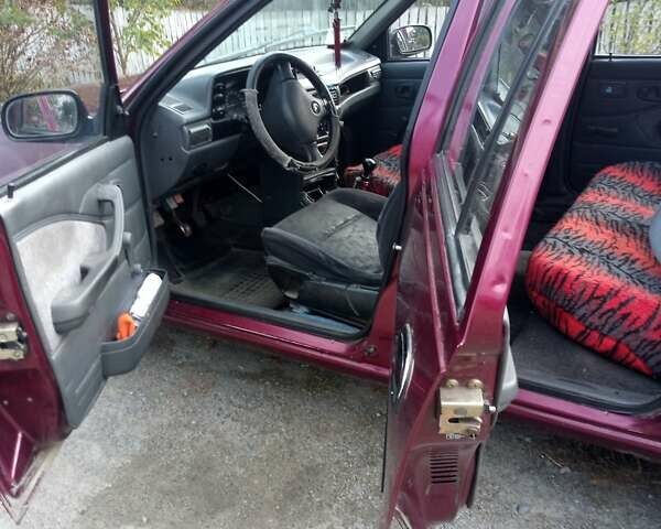 Красный Дэу Нексия, объемом двигателя 0 л и пробегом 160 тыс. км за 2000 $, фото 3 на Automoto.ua