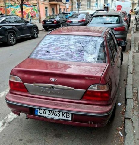 Червоний Деу Нексія, об'ємом двигуна 1.5 л та пробігом 450 тис. км за 950 $, фото 1 на Automoto.ua