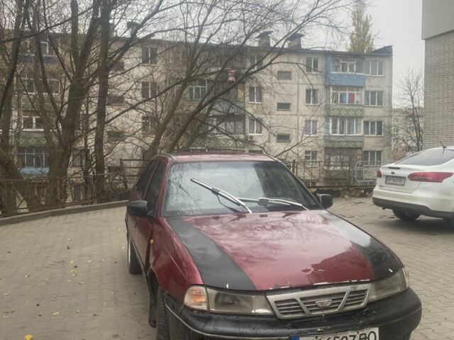 Червоний Деу Нексія, об'ємом двигуна 1.5 л та пробігом 200 тис. км за 715 $, фото 1 на Automoto.ua