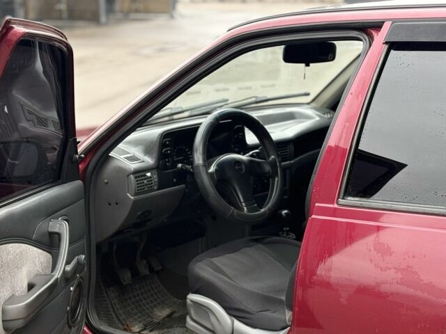 Красный Дэу Нексия, объемом двигателя 1.5 л и пробегом 99 тыс. км за 1299 $, фото 3 на Automoto.ua