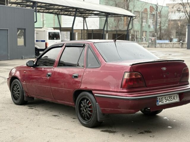 Красный Дэу Нексия, объемом двигателя 1.5 л и пробегом 99 тыс. км за 1299 $, фото 1 на Automoto.ua