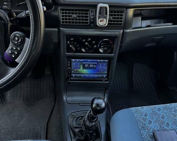 Красный Дэу Нексия, объемом двигателя 1.5 л и пробегом 170 тыс. км за 2139 $, фото 2 на Automoto.ua