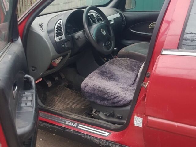 Красный Дэу Нексия, объемом двигателя 1 л и пробегом 200 тыс. км за 1014 $, фото 2 на Automoto.ua