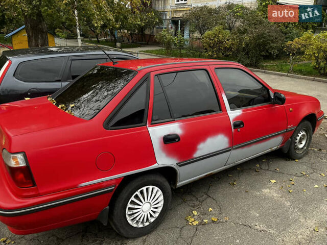 Красный Дэу Нексия, объемом двигателя 1.5 л и пробегом 170 тыс. км за 1250 $, фото 1 на Automoto.ua